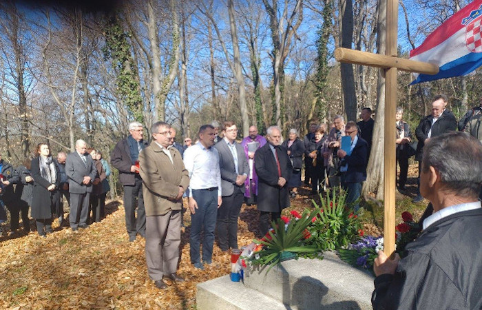 Komemoracija u Repovoj šumi i XV. križni put 